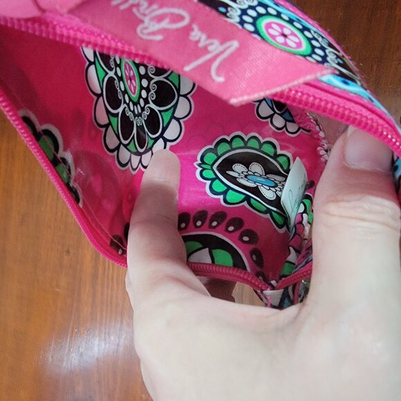 VERA BRADLEY Cupcakes Pink PVC Vinyl Zip 8" Wristlet Organizer Retired 2009 - Picture 14 of 15